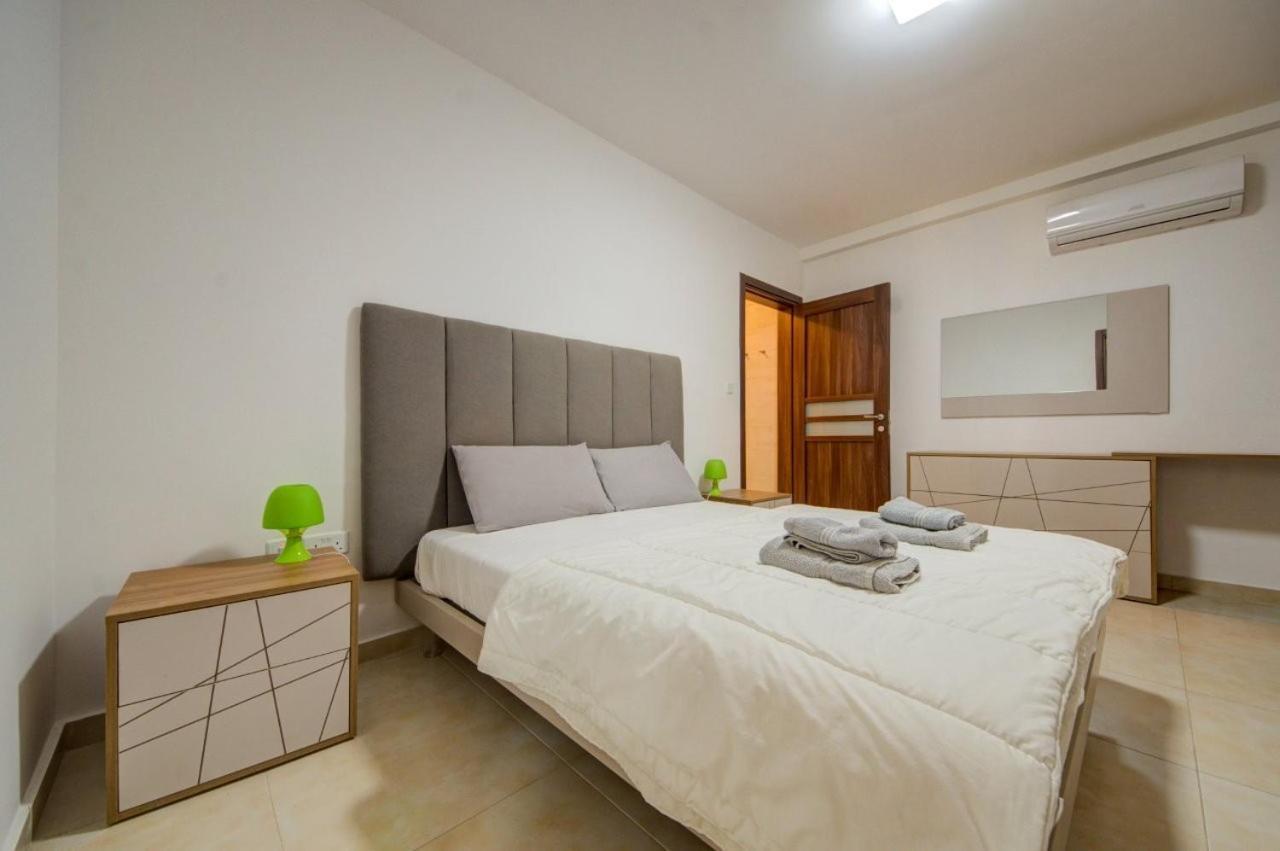 Point G&V Apartment Sea Front Bugibba Bahía de San Pablo Exterior foto
